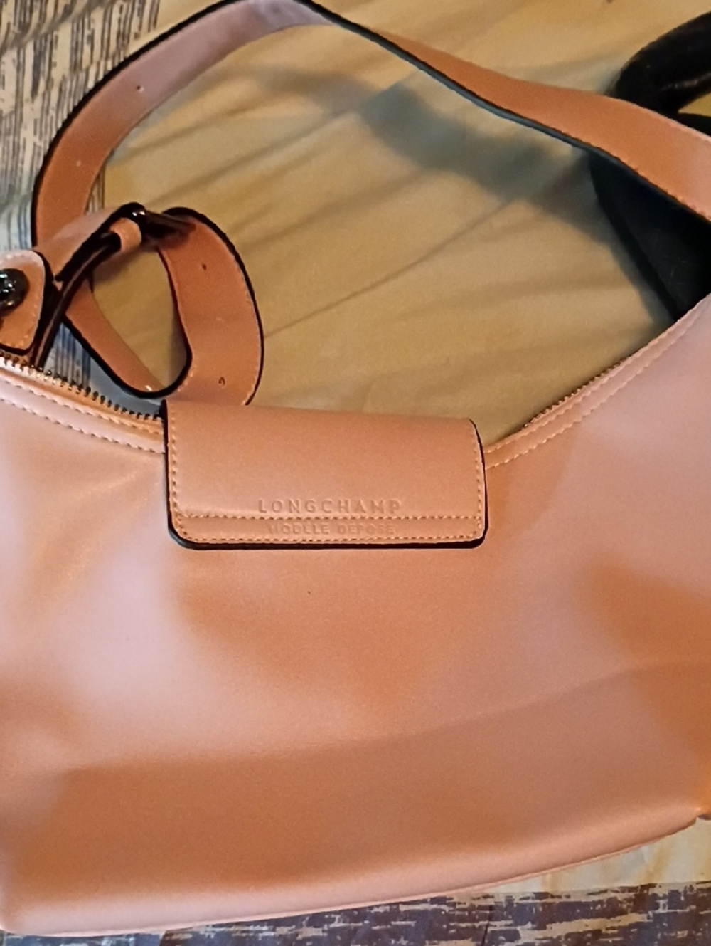Women's Longchamp Classic Shoulder Bag in Blush Pink - Picture 6 of 7